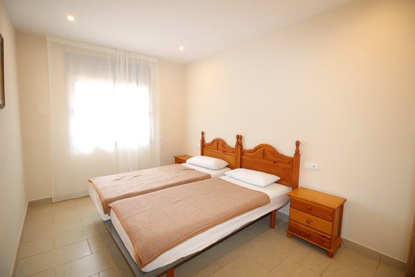 1O - EN - (Persons: 6, Pool, TV/SAT, Wifi, air conditioning, Heater)