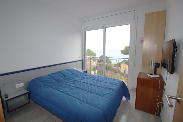 3P - EN - (Persons: 8, Pool, TV/SAT, WiFi, air-conditioning, Pets allowed)