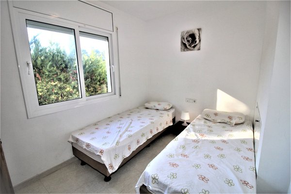 5F - EN - (Persons: 18, Pool, TV/SAT, Wifi, air conditioner, Heater, Pets allowed)