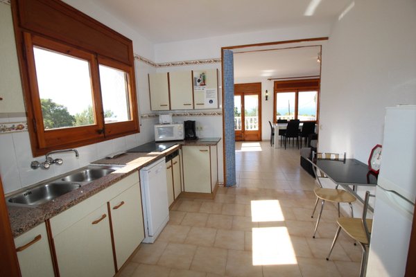 6L - Typ A - EN - ( Persons: 6, swimming pool, TV/SAT, Wifi, air conditioning, pets allowed )