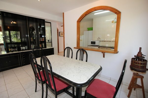 6L - Typ B - EN - (Persons: 6, swimming pool, TV/SAT, Wifi, air conditioning, pets allowed)