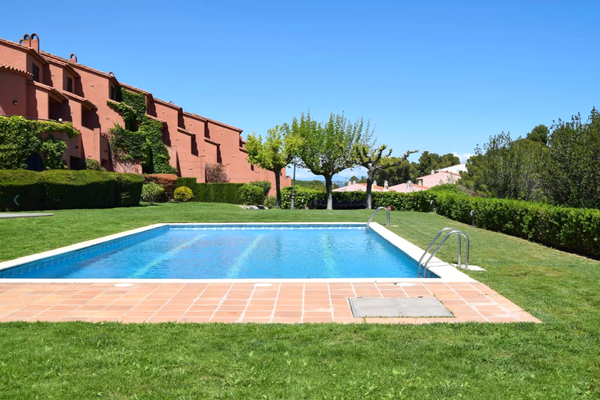7E - EN - (Persons: 2, swimming pool, TV, Wifi, air conditioning, pets not allowed)